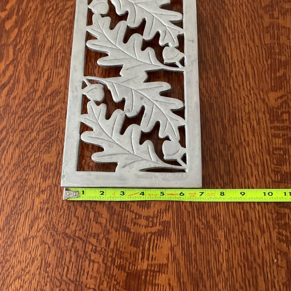 Crate and barrel oak leaf aluminum trivet